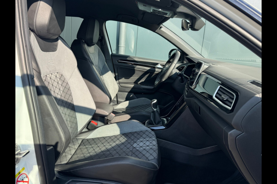 Volkswagen T-Roc 1.0 TSI R-Line * Virtual Cockpit * Camera * Keyless * 19'' Lichtmetalen Velgen *
