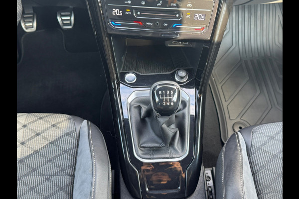 Volkswagen T-Roc 1.0 TSI R-Line * Virtual Cockpit * Camera * Keyless * 19'' Lichtmetalen Velgen *