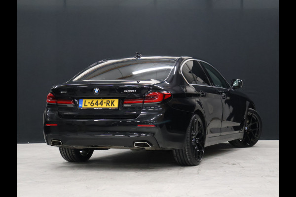 BMW 5 Serie 530i xDrive High Executive [CAMERA, ADAPTIVE CRUISE CONTROL, APPLE CARPLAY, ANDROID AUTO, MEMORY SEATS, TREKHAAK, STUURVERWARMING, NIEUWSTAAT]