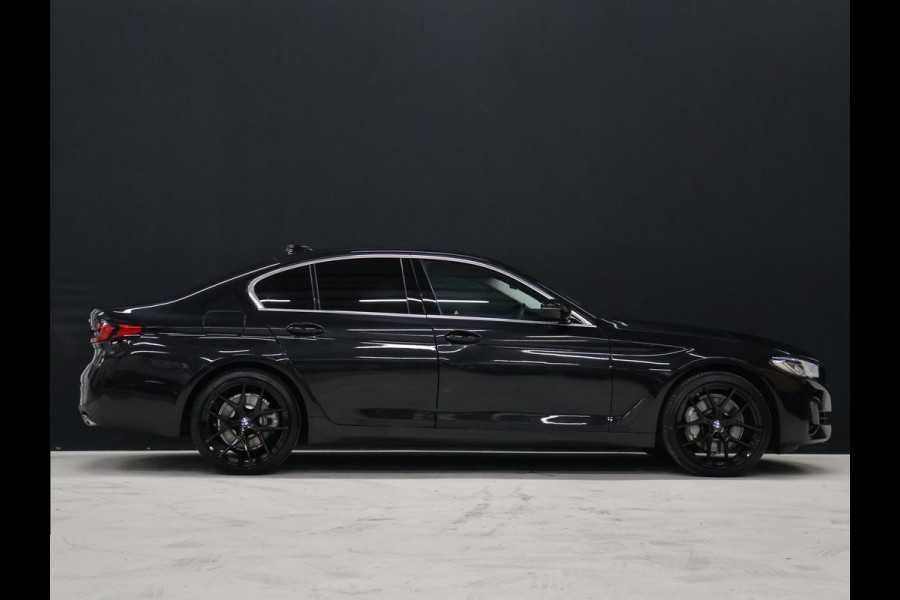 BMW 5 Serie 530i xDrive High Executive [CAMERA, ADAPTIVE CRUISE CONTROL, APPLE CARPLAY, ANDROID AUTO, MEMORY SEATS, TREKHAAK, STUURVERWARMING, NIEUWSTAAT]