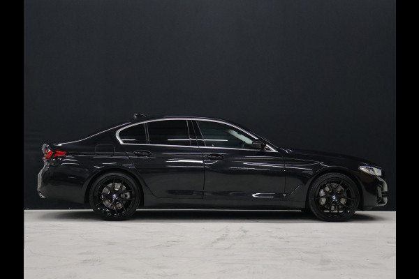 BMW 5 Serie 530i xDrive High Executive [CAMERA, ADAPTIVE CRUISE CONTROL, APPLE CARPLAY, ANDROID AUTO, MEMORY SEATS, TREKHAAK, STUURVERWARMING, NIEUWSTAAT]