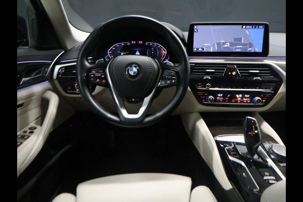 BMW 5 Serie 530i xDrive High Executive [CAMERA, ADAPTIVE CRUISE CONTROL, APPLE CARPLAY, ANDROID AUTO, MEMORY SEATS, TREKHAAK, STUURVERWARMING, NIEUWSTAAT]