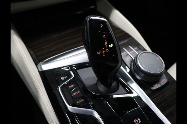 BMW 5 Serie 530i xDrive High Executive [CAMERA, ADAPTIVE CRUISE CONTROL, APPLE CARPLAY, ANDROID AUTO, MEMORY SEATS, TREKHAAK, STUURVERWARMING, NIEUWSTAAT]