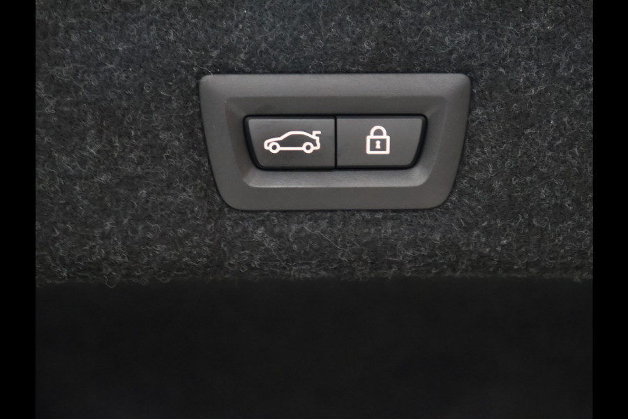 BMW 5 Serie 530i xDrive High Executive [CAMERA, ADAPTIVE CRUISE CONTROL, APPLE CARPLAY, ANDROID AUTO, MEMORY SEATS, TREKHAAK, STUURVERWARMING, NIEUWSTAAT]