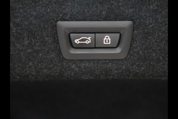 BMW 5 Serie 530i xDrive High Executive [CAMERA, ADAPTIVE CRUISE CONTROL, APPLE CARPLAY, ANDROID AUTO, MEMORY SEATS, TREKHAAK, STUURVERWARMING, NIEUWSTAAT]