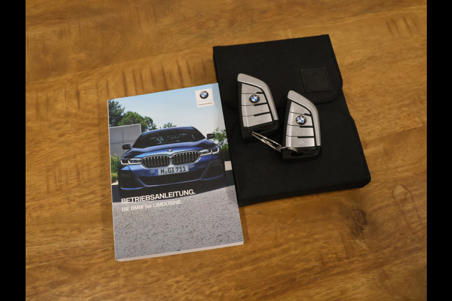 BMW 5 Serie 530i xDrive High Executive [CAMERA, ADAPTIVE CRUISE CONTROL, APPLE CARPLAY, ANDROID AUTO, MEMORY SEATS, TREKHAAK, STUURVERWARMING, NIEUWSTAAT]