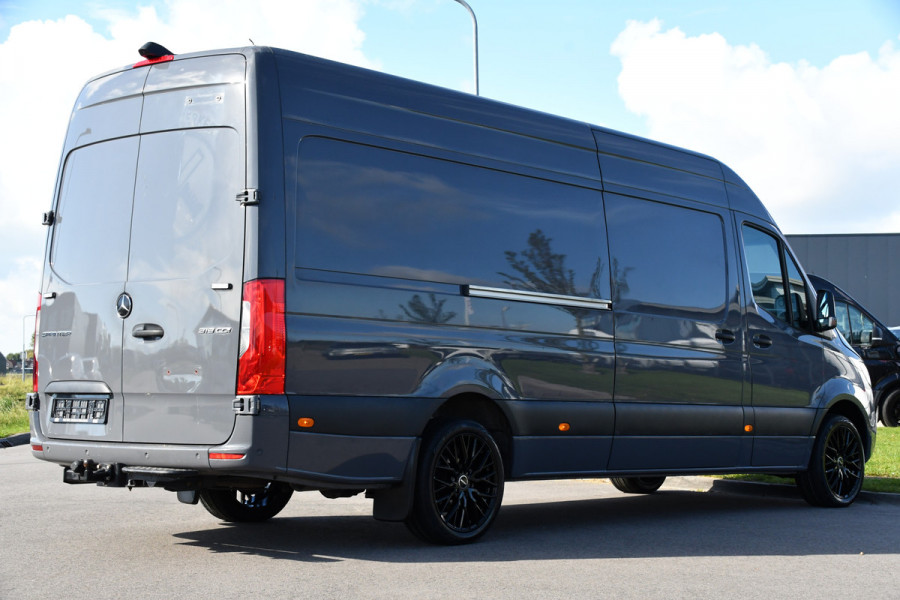 Mercedes-Benz Sprinter 319 V6 3.0 CDI L3H2 PB Edition Adaptieve Cruise, 360 Camera, 10,5'' Mbux, LED, 3500kg Trekhaak, Automaat, Stoelverwarming, Sensoren, Uniek!