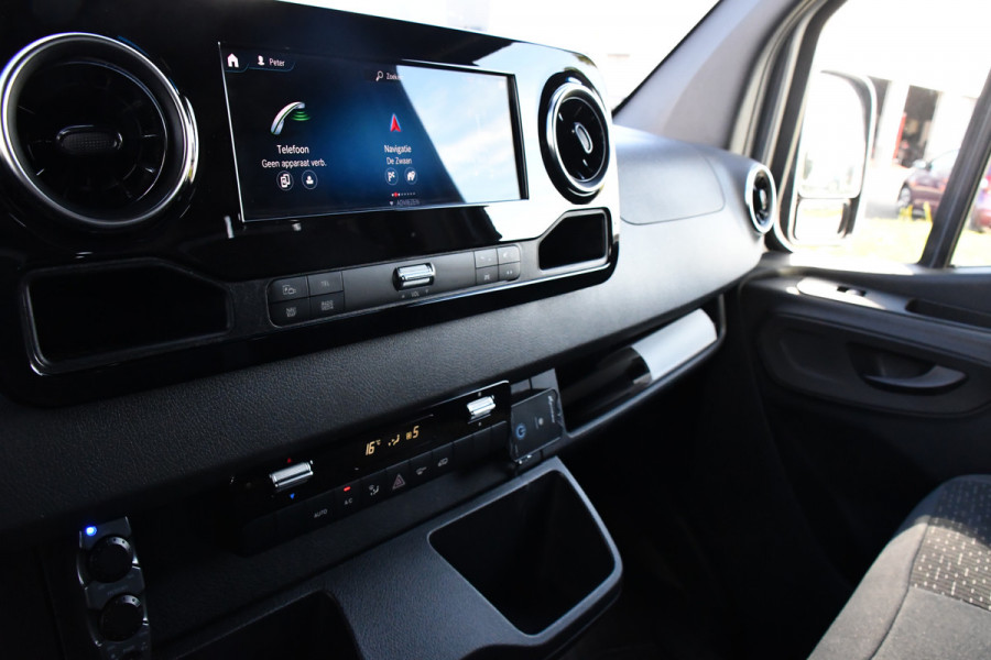 Mercedes-Benz Sprinter 319 V6 3.0 CDI L3H2 PB Edition Adaptieve Cruise, 360 Camera, 10,5'' Mbux, LED, 3500kg Trekhaak, Automaat, Stoelverwarming, Sensoren, Uniek!