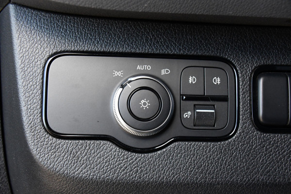 Mercedes-Benz Sprinter 319 V6 3.0 CDI L3H2 PB Edition Adaptieve Cruise, 360 Camera, 10,5'' Mbux, LED, 3500kg Trekhaak, Automaat, Stoelverwarming, Sensoren, Uniek!