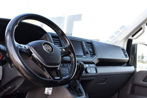Volkswagen Crafter 35 2.0 TDI L3H3 Black Edition Highline Adaptieve Cruise, Camera, Carplay, Clima, Stoelverwarming, Automaat, Sensoren, Trekhaak, LED, Uniek!