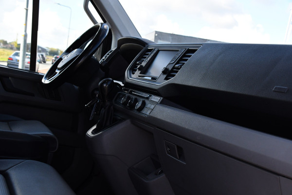 Volkswagen Crafter 35 2.0 TDI L3H3 Black Edition Highline Adaptieve Cruise, Camera, Carplay, Clima, Stoelverwarming, Automaat, Sensoren, Trekhaak, LED, Uniek!