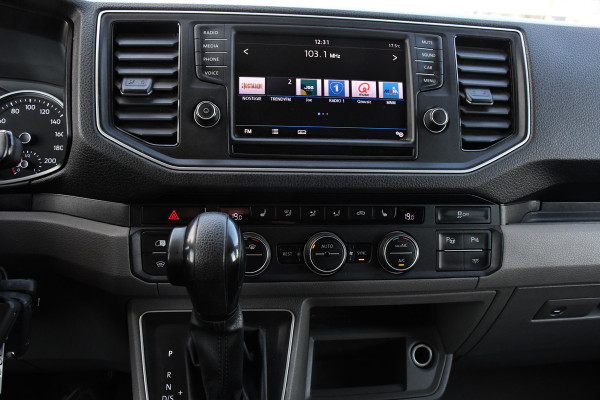 Volkswagen Crafter 35 2.0 TDI L3H3 Black Edition Highline Adaptieve Cruise, Camera, Carplay, Clima, Stoelverwarming, Automaat, Sensoren, Trekhaak, LED, Uniek!