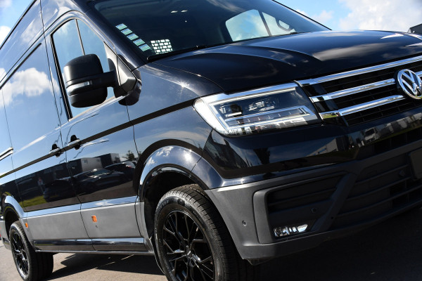 Volkswagen Crafter 35 2.0 TDI L3H3 Black Edition Highline Adaptieve Cruise, Camera, Carplay, Clima, Stoelverwarming, Automaat, Sensoren, Trekhaak, LED, Uniek!