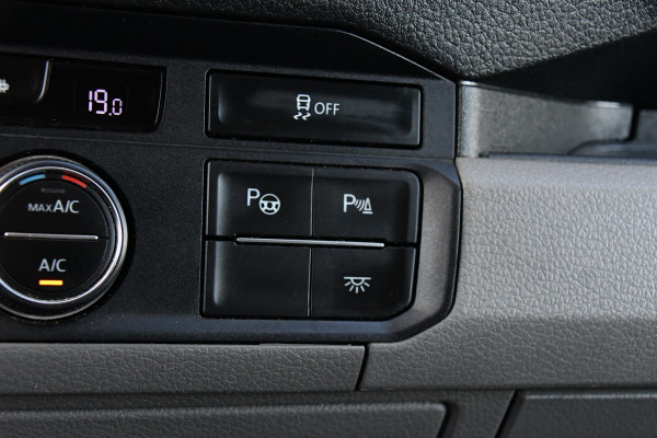 Volkswagen Crafter 35 2.0 TDI L3H3 Black Edition Highline Adaptieve Cruise, Camera, Carplay, Clima, Stoelverwarming, Automaat, Sensoren, Trekhaak, LED, Uniek!