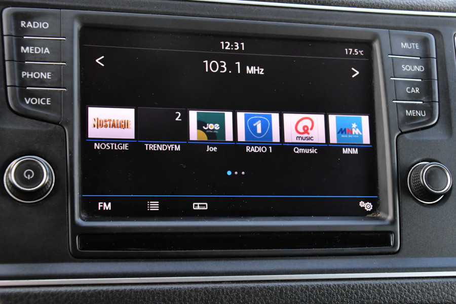 Volkswagen Crafter 35 2.0 TDI L3H3 Black Edition Highline Adaptieve Cruise, Camera, Carplay, Clima, Stoelverwarming, Automaat, Sensoren, Trekhaak, LED, Uniek!