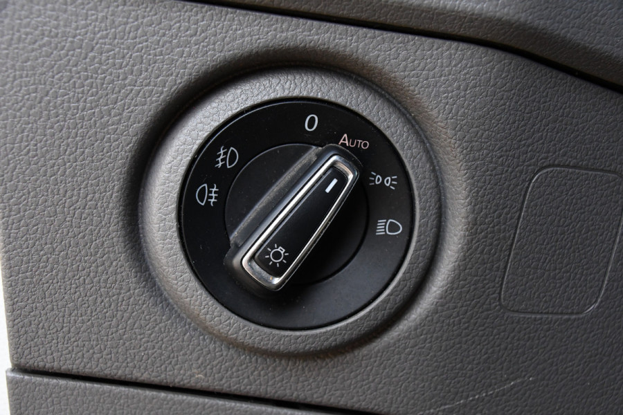 Volkswagen Crafter 35 2.0 TDI L3H3 Black Edition Highline Adaptieve Cruise, Camera, Carplay, Clima, Stoelverwarming, Automaat, Sensoren, Trekhaak, LED, Uniek!