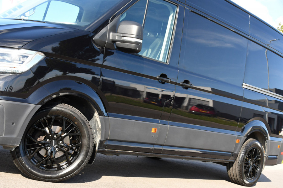Volkswagen Crafter 35 2.0 TDI L3H3 Black Edition Highline Adaptieve Cruise, Camera, Carplay, Clima, Stoelverwarming, Automaat, Sensoren, Trekhaak, LED, Uniek!