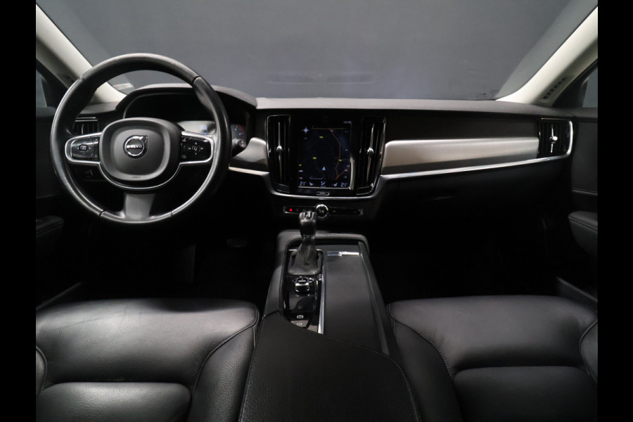 Volvo V90 2.0 T5 Momentum Sport Pack [TREKHAAK, CAMERA, PDC ACHTER, ADAPTIVE CRUISE CONTROL, APPLE CARPLAY, STOELVERWARMING, AUTOMATISCHE AIRCO, NAVIGATIE, NIEUWSTAAT]