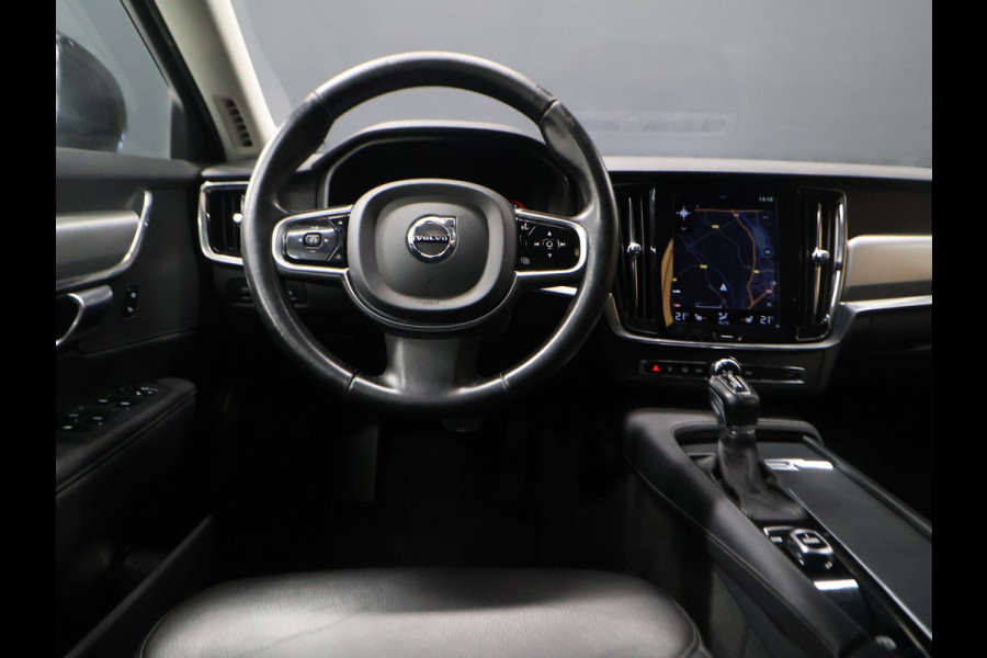 Volvo V90 2.0 T5 Momentum Sport Pack [TREKHAAK, CAMERA, PDC ACHTER, ADAPTIVE CRUISE CONTROL, APPLE CARPLAY, STOELVERWARMING, AUTOMATISCHE AIRCO, NAVIGATIE, NIEUWSTAAT]