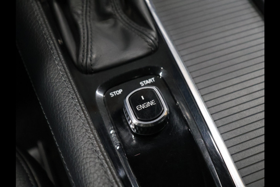 Volvo V90 2.0 T5 Momentum Sport Pack [TREKHAAK, CAMERA, PDC ACHTER, ADAPTIVE CRUISE CONTROL, APPLE CARPLAY, STOELVERWARMING, AUTOMATISCHE AIRCO, NAVIGATIE, NIEUWSTAAT]
