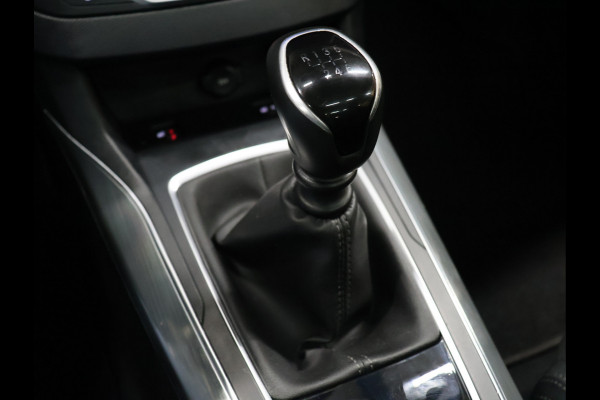 Peugeot 308 SW 1.2 PureTech Blue Lease Premium [PANORAMADAK, CAMERA 360, TREKHAAK, MASSAGE STOEL, PDC ACHTER, CRUISE CONTROL, APPLE CARPLAY, ANDROID AUTO, STOELVERWARMING, NIEUWSTAAT]