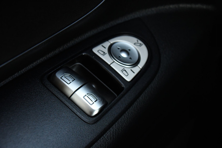 Mercedes-Benz Vito 114 CDI L3 DC AMG Edition Adaptieve Cruise, Camera, Carplay, LED, Multimedia, Automaat, Stoelverwarming, Uniek!