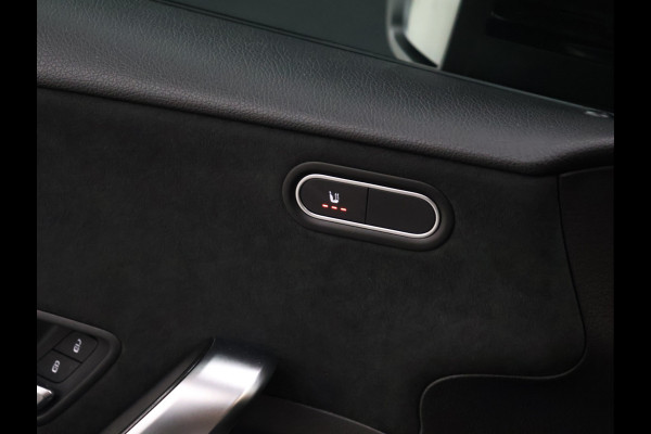 Mercedes-Benz A-Klasse 200 Business Solution [SCHUIFKANTELDAK, CAMERA, PDC 360, CRUISE CONTROL, BLUETOOTH TELEFOON, STOELVERWARMING, AUTOMATISCHE AIRCO, NAVIGATIE, NIEUWSTAAT]