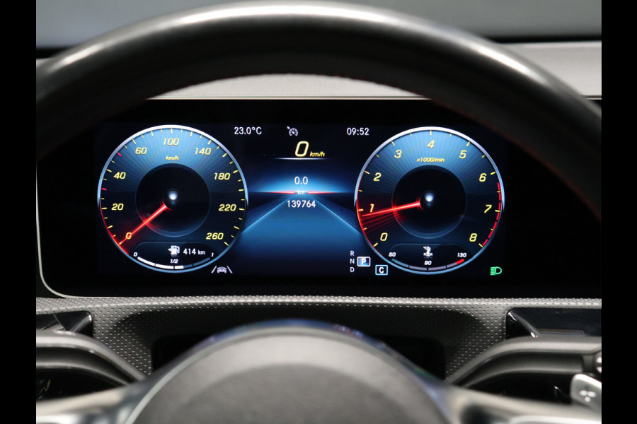 Mercedes-Benz A-Klasse 200 Business Solution [SCHUIFKANTELDAK, CAMERA, PDC 360, CRUISE CONTROL, BLUETOOTH TELEFOON, STOELVERWARMING, AUTOMATISCHE AIRCO, NAVIGATIE, NIEUWSTAAT]