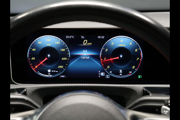 Mercedes-Benz A-Klasse 200 Business Solution [SCHUIFKANTELDAK, CAMERA, PDC 360, CRUISE CONTROL, BLUETOOTH TELEFOON, STOELVERWARMING, AUTOMATISCHE AIRCO, NAVIGATIE, NIEUWSTAAT]
