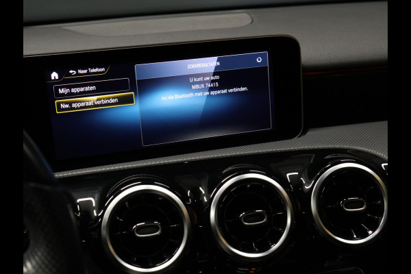 Mercedes-Benz A-Klasse 200 Business Solution [SCHUIFKANTELDAK, CAMERA, PDC 360, CRUISE CONTROL, BLUETOOTH TELEFOON, STOELVERWARMING, AUTOMATISCHE AIRCO, NAVIGATIE, NIEUWSTAAT]
