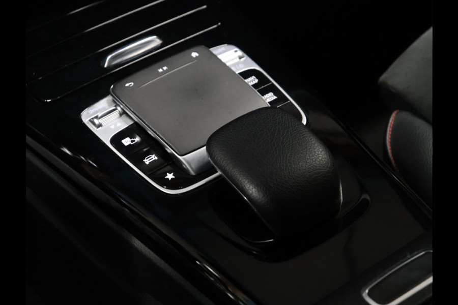 Mercedes-Benz A-Klasse 200 Business Solution [SCHUIFKANTELDAK, CAMERA, PDC 360, CRUISE CONTROL, BLUETOOTH TELEFOON, STOELVERWARMING, AUTOMATISCHE AIRCO, NAVIGATIE, NIEUWSTAAT]