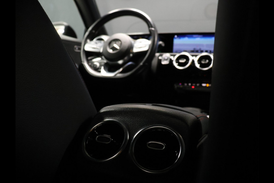 Mercedes-Benz A-Klasse 200 Business Solution [SCHUIFKANTELDAK, CAMERA, PDC 360, CRUISE CONTROL, BLUETOOTH TELEFOON, STOELVERWARMING, AUTOMATISCHE AIRCO, NAVIGATIE, NIEUWSTAAT]
