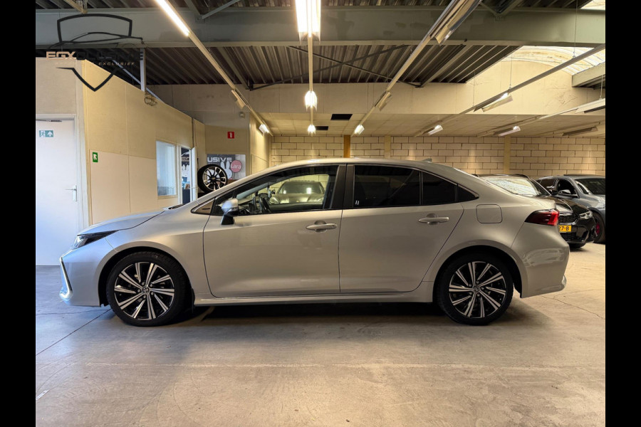 Toyota Corolla 1.8 Hybrid Dynamic Apple Carplay/ Blindspot