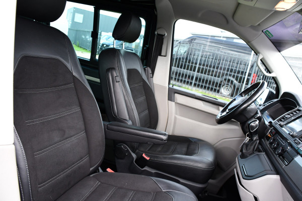 Volkswagen Transporter 2.0 TDI L2H1 DC 4Motion Highline Adaptieve Cruise, LED, 204pk, Automaat, 4x4, Leder, Multimedia, 2 x Schuifdeur, Sensoren, Uniek!