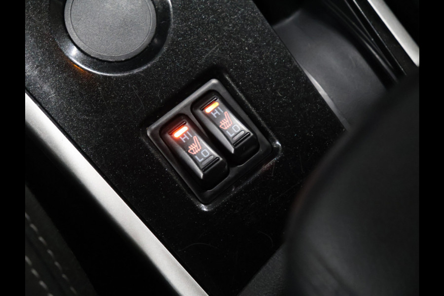 Mitsubishi Outlander 2.0 Executive Edition [CAMERA, CRUISE CONTROL, STOELVERWARMING, BLUETOOTH TELEFOON, FLIPPERS, AUTOMATISCHE AIRCO, NAVIGATIE, NIEUWSTAAT]