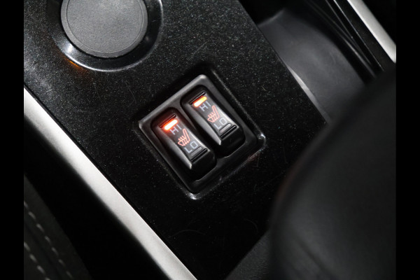 Mitsubishi Outlander 2.0 Executive Edition [CAMERA, CRUISE CONTROL, STOELVERWARMING, BLUETOOTH TELEFOON, FLIPPERS, AUTOMATISCHE AIRCO, NAVIGATIE, NIEUWSTAAT]