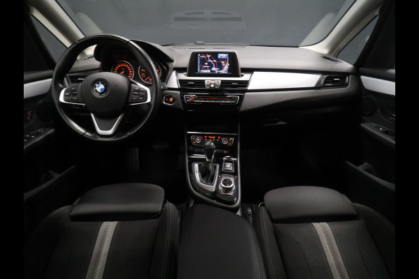 BMW 2 Serie Active Tourer 218i Centennial Executive [PDC ACHTER, CRUISE CONTROL, BLUETOOTH TELEFOON, AUTOMATISCHE AIRCO, NAVIGATIE, NIEUWSTAAT]