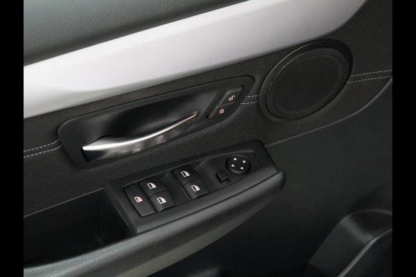 BMW 2 Serie Active Tourer 218i Centennial Executive [PDC ACHTER, CRUISE CONTROL, BLUETOOTH TELEFOON, AUTOMATISCHE AIRCO, NAVIGATIE, NIEUWSTAAT]