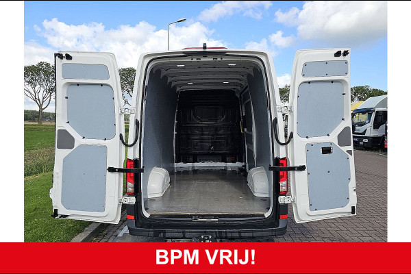 Volkswagen Crafter 35 2.0 TDI L3H3 140Pk Airco Automaat Trekhaak Camera Euro6 CarPlay!