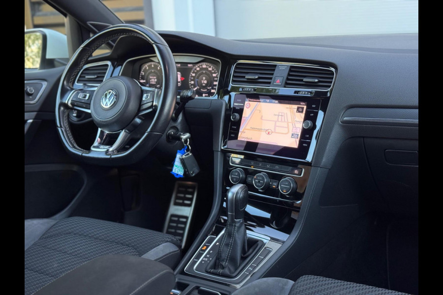 Volkswagen Golf 1.5 TSI 3x R-Line Dynaudio/Virtual/AppleCarPlay/Camera