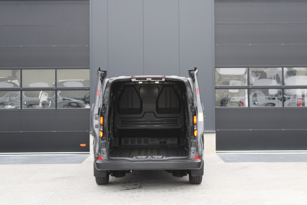 Ford Transit Custom 320 2.0 TDCI L2H1 Trend 136pk - 2x Schuifdeur - Carplay - Android - Camera - Trekhaak - Stoelverwarming - 70l tank - Rijklaar