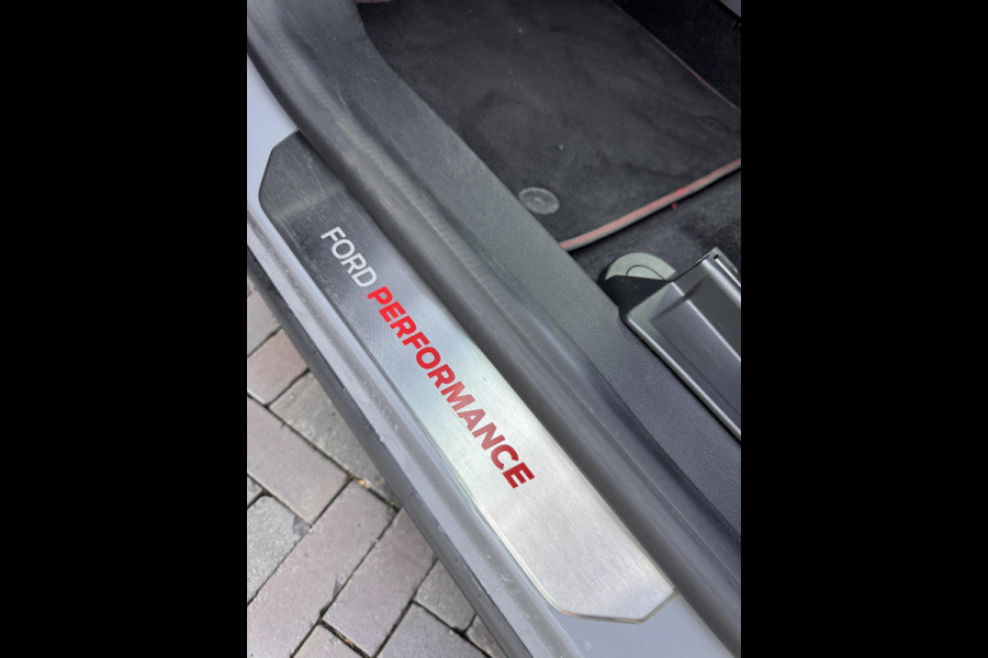 Ford Puma 1.5 EcoBoost ST-X 200PK Grey matter Pano Kuipstoelen 19”
