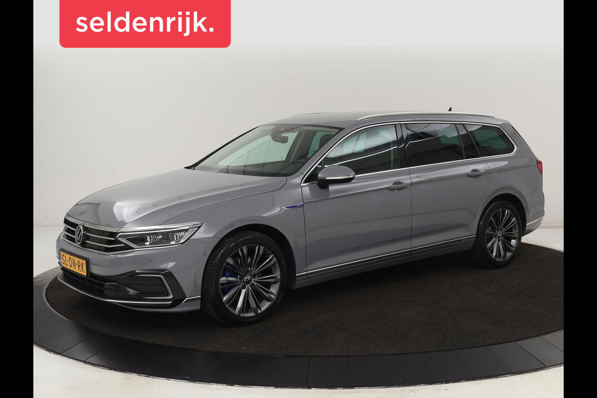 Volkswagen Passat 1.4 TSI PHEV GTE | Stoelverwarming | Massage | Leder/Alcantara | Camera | Carplay | Navigatie | Matrix LED | Adaptive cruise | Climate control | 18'' lichtmetalen velgen Volkswagen Passat 1.4 TSI PHEV GTE | Stoelverwarming | Massage | Leder/Alcantara | Camera | Carplay | Navigatie | Matrix LED | Adaptive cruise | Climate control | 18'' lichtmetalen velgen
