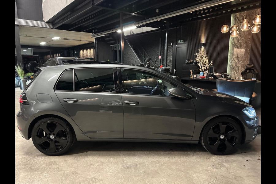 Volkswagen Golf 1.0 TSI Highline DSG|PANO|NAP