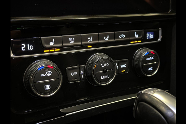 Volkswagen Golf 1.0 TSI Highline DSG|PANO|NAP