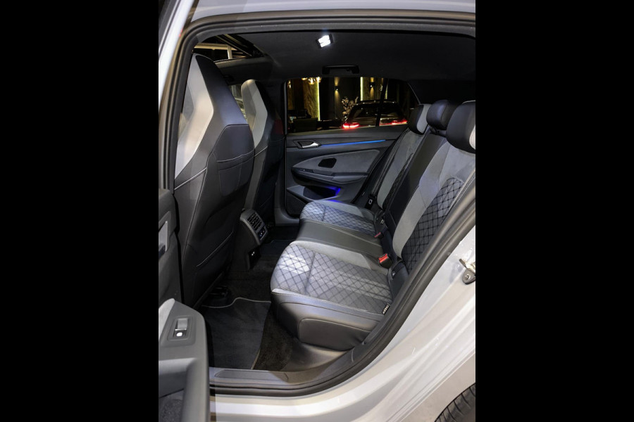 Volkswagen Golf 1.5 eTSI|3X R-Line|PANO|BOMVOL!