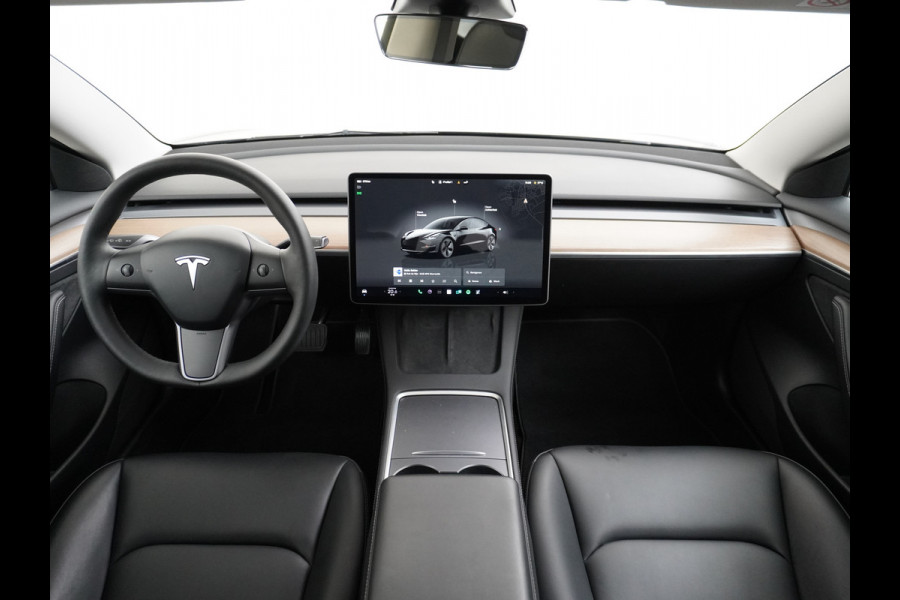 Tesla Model 3 // RWD // Long Range 75kWh Warmtepomp Leder Autopilot Premium Luidspr. FSD-3 Computer Navi Ecc Adap.Cruise Draadloos GSM Laden C Stoel+Stuurverwarming Elek.Achterklep AMD-Ryzen™ Processor Led DAB Spotify 1e Eigenaar Origineel Nederlandse Auto Fabrieksgarantie op Accu en motor tot 13-06-2031 Grootste Actieradius !!