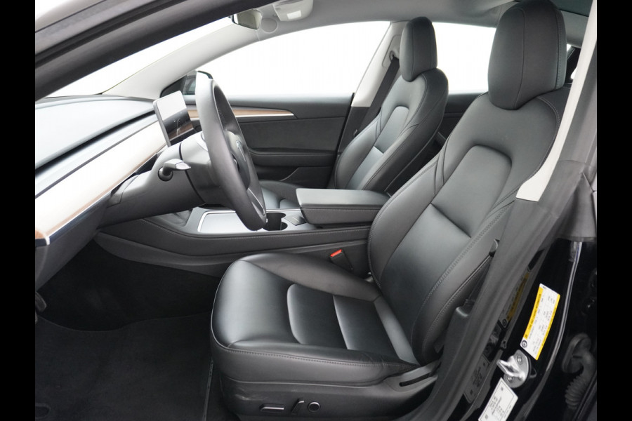 Tesla Model 3 // RWD // Long Range 75kWh Warmtepomp Leder Autopilot Premium Luidspr. FSD-3 Computer Navi Ecc Adap.Cruise Draadloos GSM Laden C Stoel+Stuurverwarming Elek.Achterklep AMD-Ryzen™ Processor Led DAB Spotify 1e Eigenaar Origineel Nederlandse Auto Fabrieksgarantie op Accu en motor tot 13-06-2031 Grootste Actieradius !!