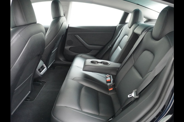 Tesla Model 3 // RWD // Long Range 75kWh Warmtepomp Leder Autopilot Premium Luidspr. FSD-3 Computer Navi Ecc Adap.Cruise Draadloos GSM Laden C Stoel+Stuurverwarming Elek.Achterklep AMD-Ryzen™ Processor Led DAB Spotify 1e Eigenaar Origineel Nederlandse Auto Fabrieksgarantie op Accu en motor tot 13-06-2031 Grootste Actieradius !!