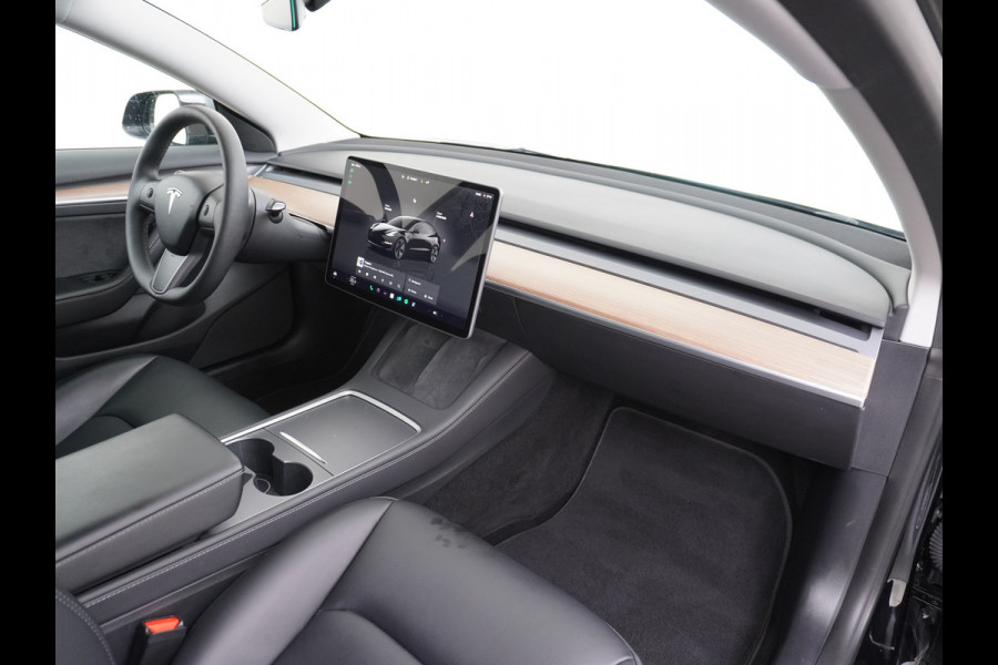 Tesla Model 3 // RWD // Long Range 75kWh Warmtepomp Leder Autopilot Premium Luidspr. FSD-3 Computer Navi Ecc Adap.Cruise Draadloos GSM Laden C Stoel+Stuurverwarming Elek.Achterklep AMD-Ryzen™ Processor Led DAB Spotify 1e Eigenaar Origineel Nederlandse Auto Fabrieksgarantie op Accu en motor tot 13-06-2031 Grootste Actieradius !!